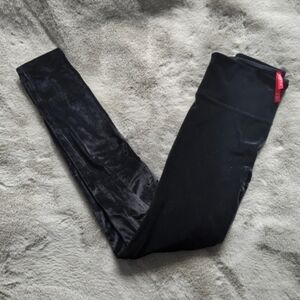 NWOT- Spanx Velvety Leggings